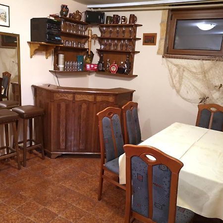 Sobe Marija Varazdin, Hrascica Bagian luar foto