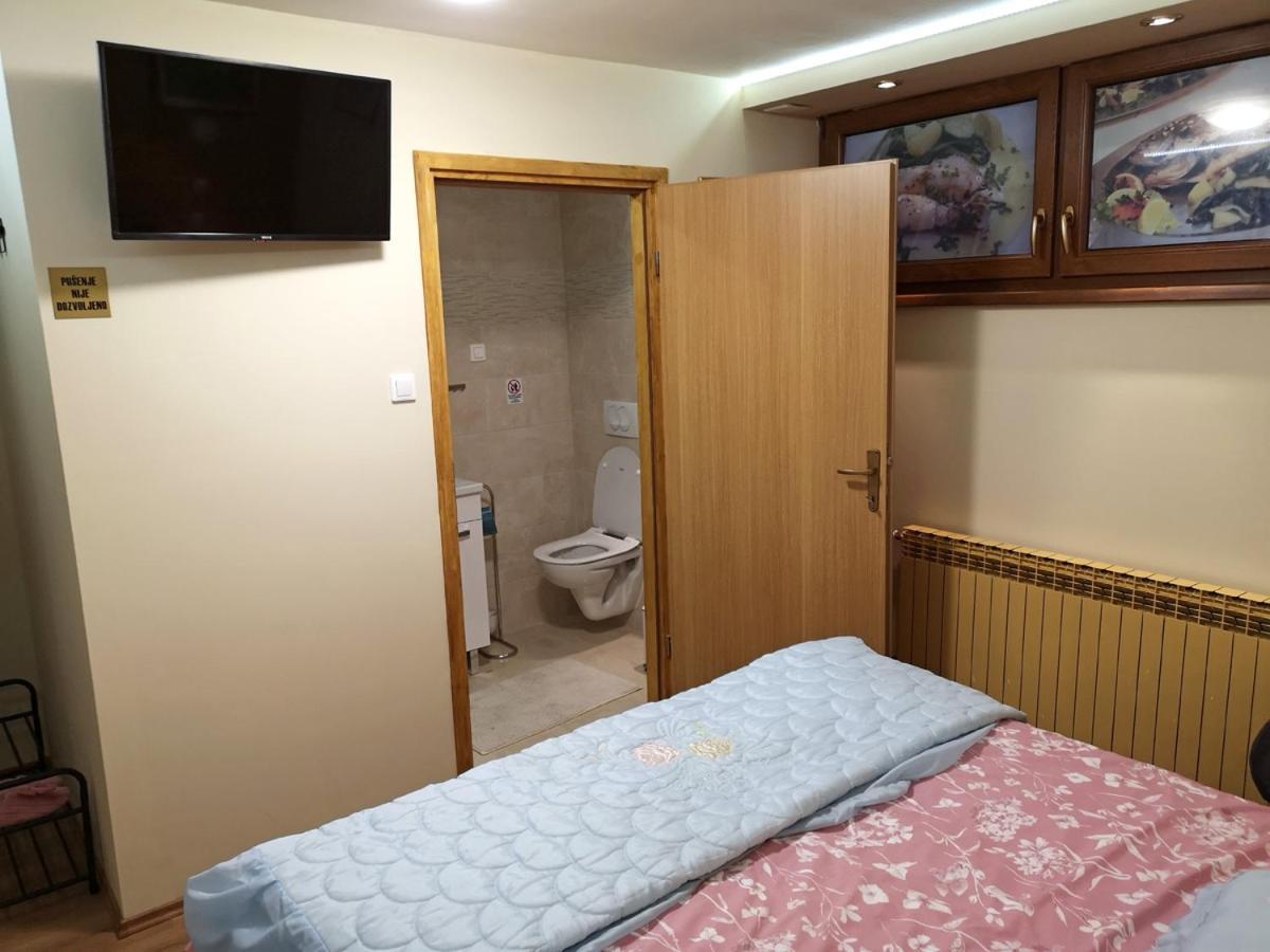 Sobe Marija Varazdin, Hrascica Bagian luar foto